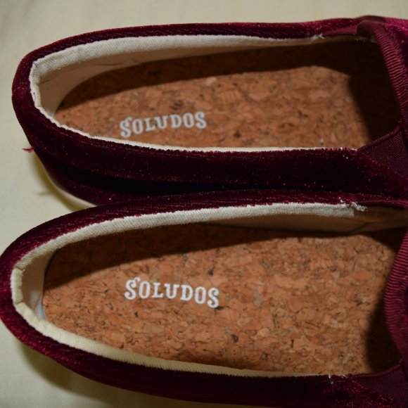 Soludos Burgandy Velvet Llama Slip on Sneakers Comfort Shoes Womens Size 8 - Picture 3 of 5